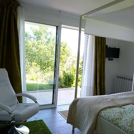Garazar Hotel